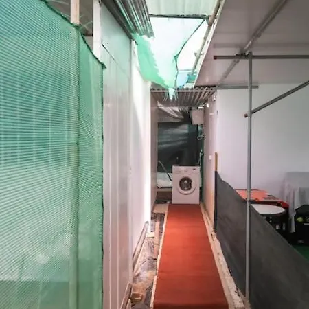 Tiny House In The Country דירה